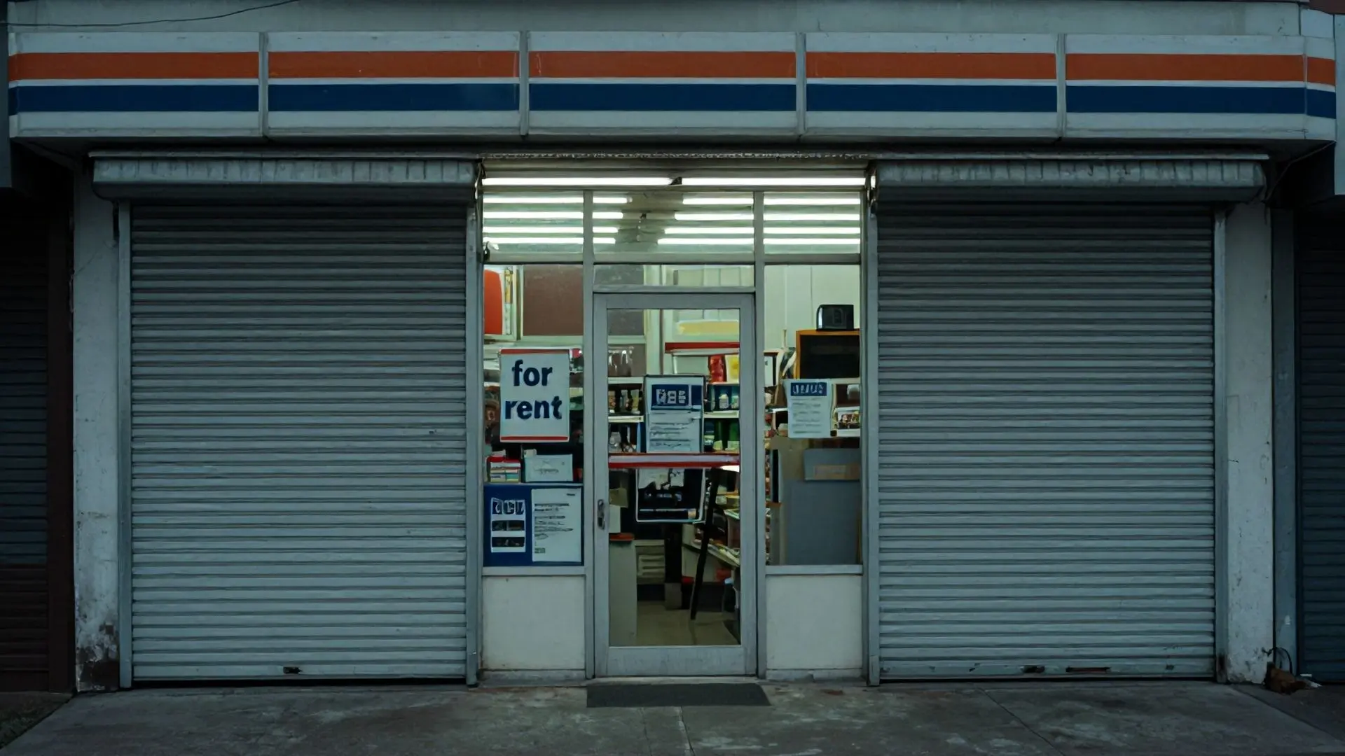 사라지는 편의점, 36년 만의 위기