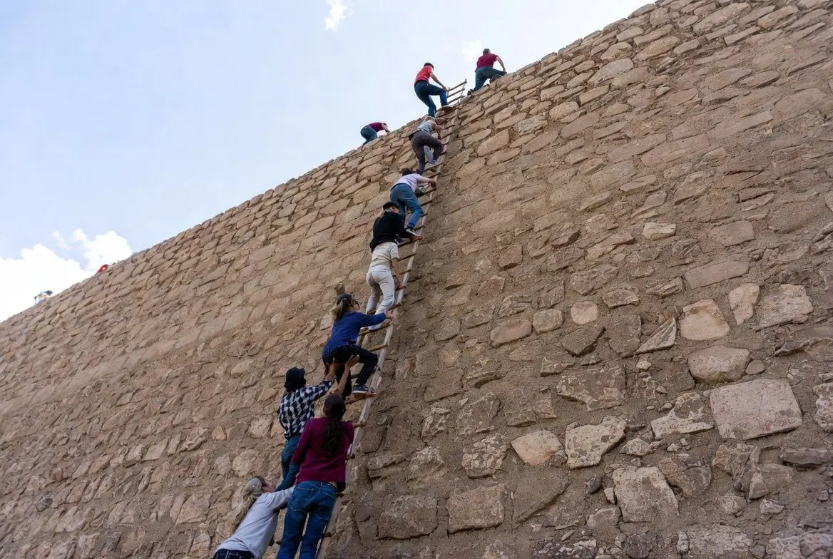 📈 구조적 불평등과 금융 세계관 확장